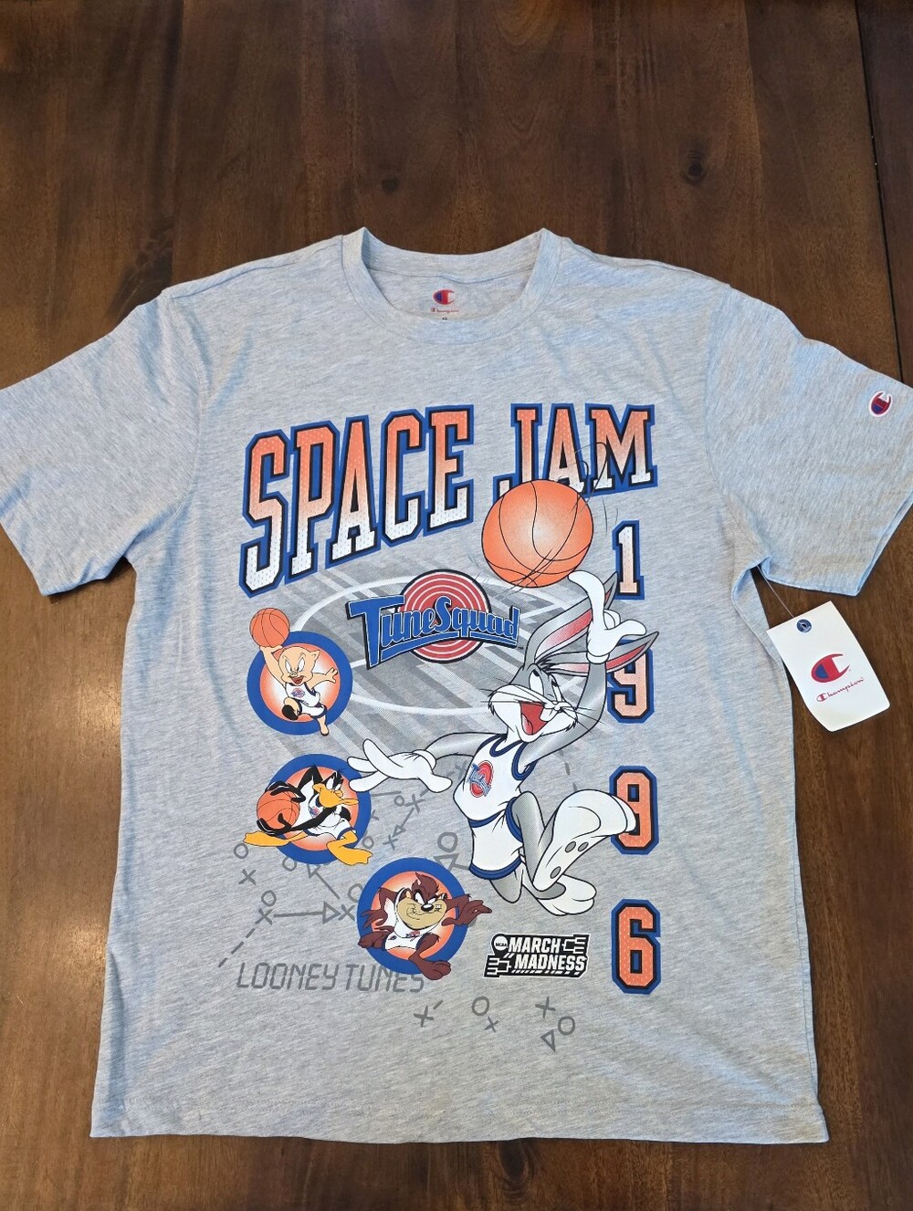 NWT Space Jam March Madness T-shirt  Tune Squad Bugs Daffy Taz Porky 1996 Sz Med